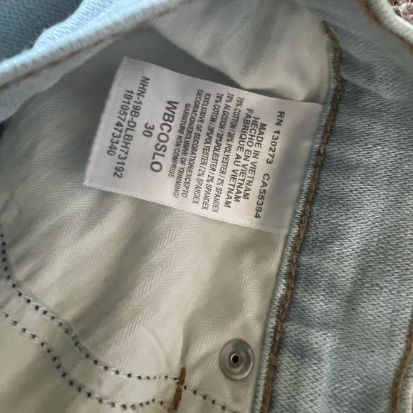 WRANGLER | Light Wash Raw Hem High Rise Shorts - Picture 5 of 5